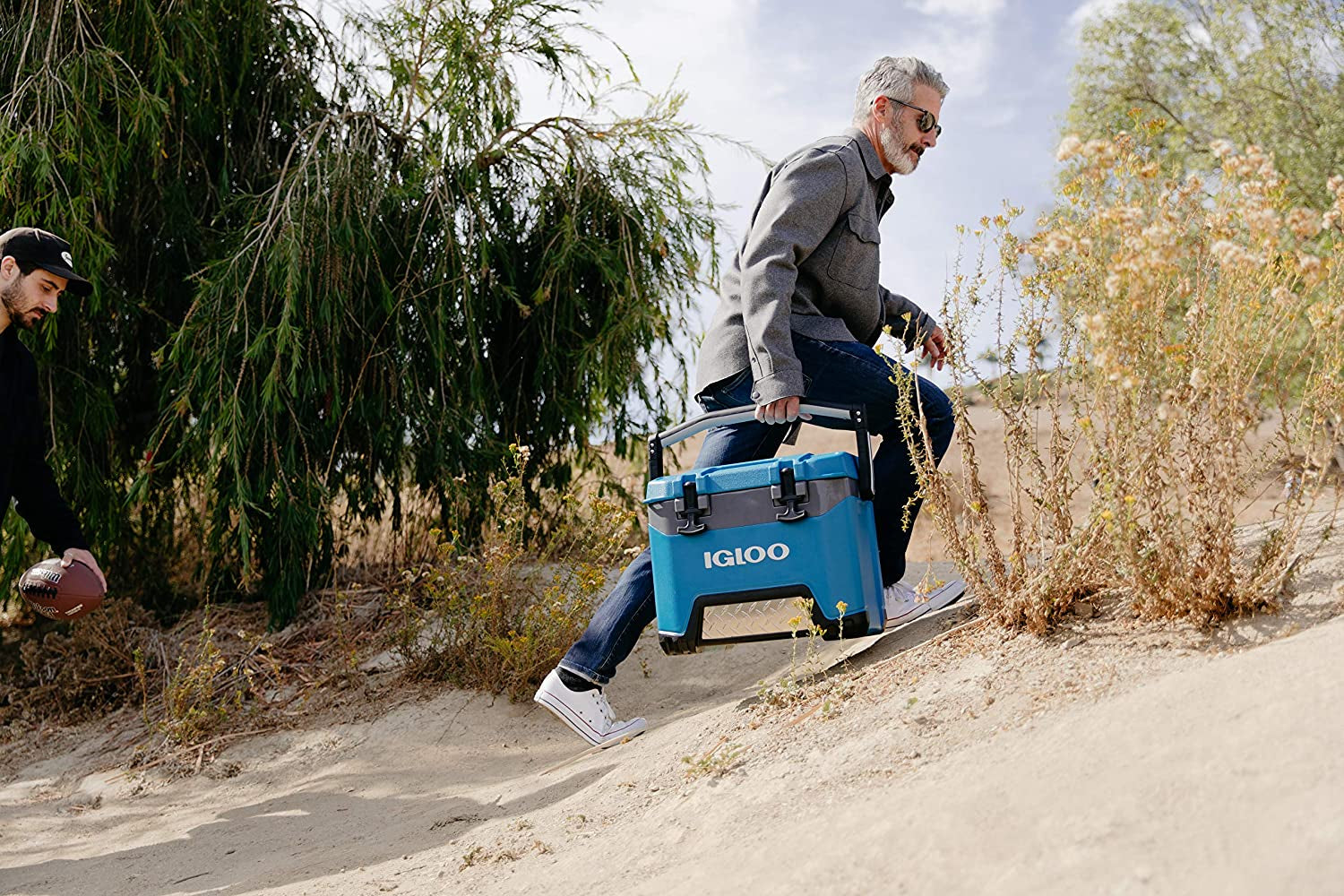 25 Qt BMX Heavy-Duty Ice Chest Cooler with Cool Riser Technology